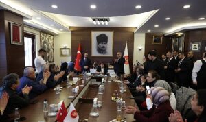 baskan-ozarslan-23-nisanda-makamini-sehit-oglu-taha-burak-cakira-devretti.jpg