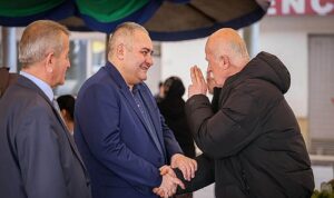 baskan-ozarslan-semt-pazarinda-esnaf-ve-vatandasla-bulustu.jpg