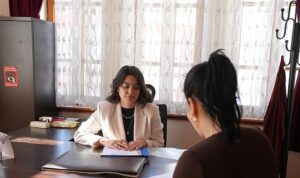 baskan-yetiskinden-adalete-erisim-herkes-icin-ulasilabilir-olmali-mesaji.jpg