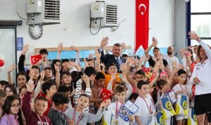 bucada-23-nisan-coskusu-havuza-tasindi.jpg