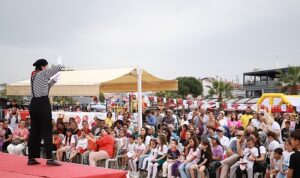 burhaniyede-23-nisan-ruhuna-yakisir-kutlama.jpg