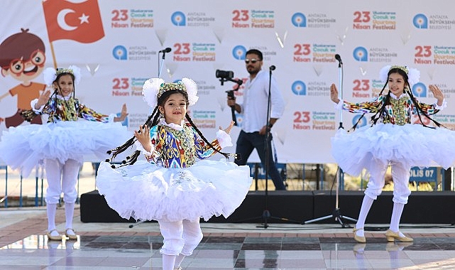 buyuksehir-belediyesinden-23-nisana-ozel-cosku-dolu-festival.jpg