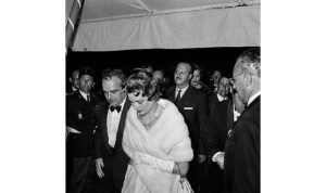 cannes-film-festivalinin-altin-cagini-mercek-altina-aliyor.jpg