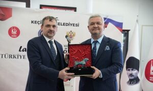estergon-turk-kultur-merkezinde-cumhuriyetin-dogusu-resim-sergisi-acildi.jpg