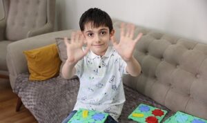 evde-egitim-goren-ozel-cocuklara-23-nisan-surprizi.jpg