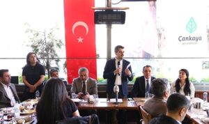 huseyin-can-guner-bahcelievler-esnafiyla-bulustu.jpg