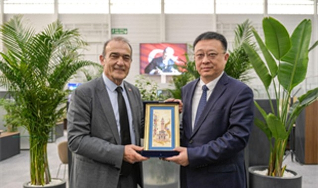 izmir-buyuksehir-belediyesi-qingdao-belediyesini-konuk-etti.jpg