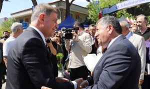 izmir-ve-turkiyenin-cicek-baskenti-bayindirda-27-uluslararasi-festival-heyecani-basladi.jpg