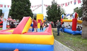 kemer-belediyesinden-cocuklara-23-nisan-festivali.jpg