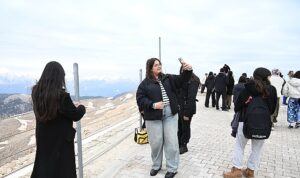 kemer-belediyesinden-ogrencilere-tahtalida-moral-gezisi.jpg
