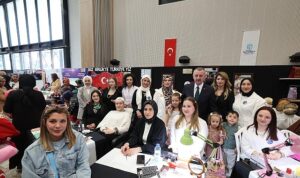 ko-mekten-izmitte-buyuleyen-yil-sonu-sergisi.jpg