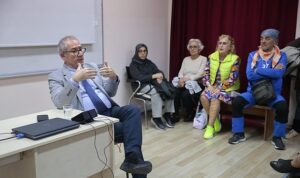 konakin-ileri-yas-merkezinde-hareketli-yasam-semineri.jpg