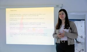 konakta-bagimlilik-ile-mucadele-egitimleri-devam-ediyor.jpg
