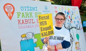 konakta-otizm-farkindalik-gununde-biz-de-variz-dediler.jpg