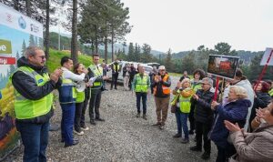 maltepede-belediye-gonullu-is-birligiyle-ormanlik-alan-coplerden-arindirildi.jpg