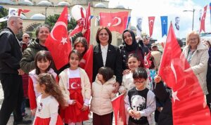 maltepenin-cumhuriyet-meydaninda-23-nisan-coskusu.jpg