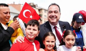 manisada-23-nisan-coskusu-ve-baskan-dutluludan-anlamli-mesaj.jpg