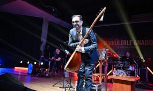 manisada-ismail-altunsaray-ile-turku-dolu-gece.jpg