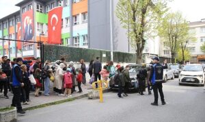 ogrenciler-icin-guvenli-yol-zabita-okul-onlerinde-gorevde.jpg