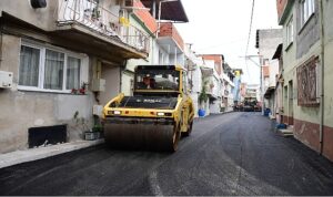 osmangazi-belediyesi-asfalt-yenileme-calismalarini-surduruyor.jpg