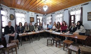 osmangazi-belediyesi-ogrencileri-bursanin-lezzetleriyle-bulusturdu.jpg