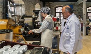 otizmli-gencler-barista-olma-yolunda.jpg