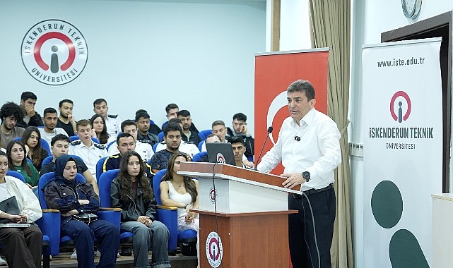 prof-dr-murat-yalcintas-yeni-altayin-bilinmeyen-hikayesi-kitabini-universiteliler-icin-imzaladi.jpg