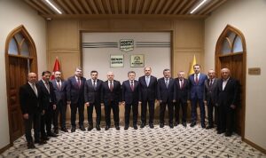 tarim-ve-orman-bakani-yumakli-baskan-altayi-ziyaret-etti.jpg