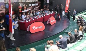 12-corendon-run-to-sky-yarislari-basliyor.jpg