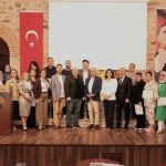 ana-baba-okulu-programini-tamamlayanlar-sertifikalarini-aldi.jpg