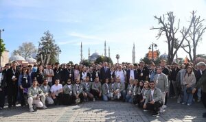 baskan-altay-genc-seyyah-projemizle-bu-yil-25-bin-920-ogrencimizi-istanbulun-tarihi-atmosferiyle-bulusturduk.jpg