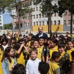 baskan-altay-mezun-oldugu-selcuk-ilkokulunda-ogrencilerle-bulustu.jpg