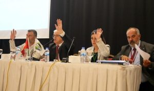 baskan-deveciler-t-c-cevreci-belediyeler-birligi-baskanligina-yeniden-secildi.jpg