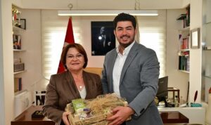 baskan-hatice-gencay-cevreci-belediyeler-birligi-toplantisinda-yer-aldi.jpg