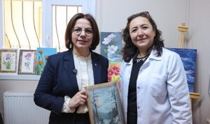 baskan-koymen-anneler-gunu-kutlama-programina-katildi.jpg