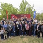 baskan-tugay-sehit-anneleriyle-bir-araya-geldi.jpg