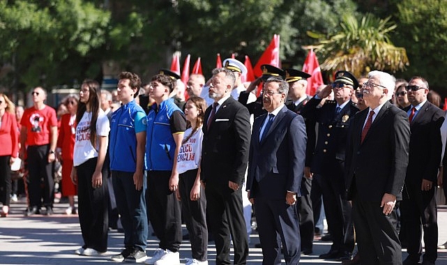 burhaniyede-19-mayis-coskusu-yasandi.jpg
