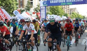 bursada-pedallar-daha-fazla-kadin-yarismaci-icin-dondu.jpg