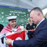 buyukakin-temsili-ugurlamada-ozel-bireylerle-konvoy-yapti-halay-cekti.jpg