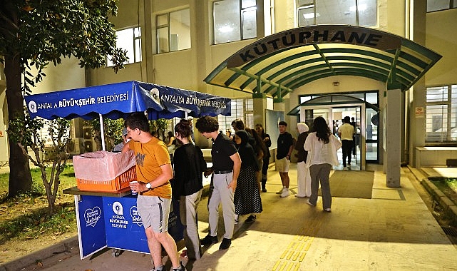 buyuksehirden-universite-ogrencilerine-final-haftasi-boyunca-sicak-corba-ikrami.jpg