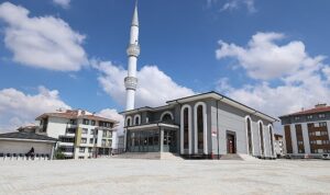 camilerde-kapsamli-cevre-duzenleme-calismasi.jpg