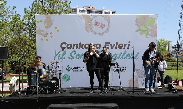 cankaya-evleri-yil-sonu-sergileri-cayyolunda-ziyaretcilerle-bulustu.jpg