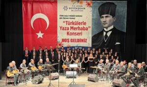 cercioglu-kultur-ve-sanat-etkinliklerini-aydinlilar-ile-bulusturmaya-devam-ediyor.jpg