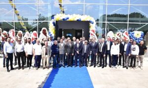 demireller-traktor-new-holland-3s-plaza-izmir-torbalida-acildi.jpg