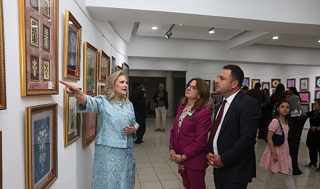 ebru-ve-kaat-i-sergisi-acildi.jpg