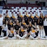 eczacibasi-genc-kiz-takimi-finalde.jpg