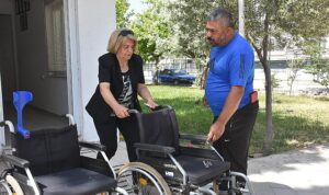 edremit-belediyesi-engellilerin-yaninda.jpg