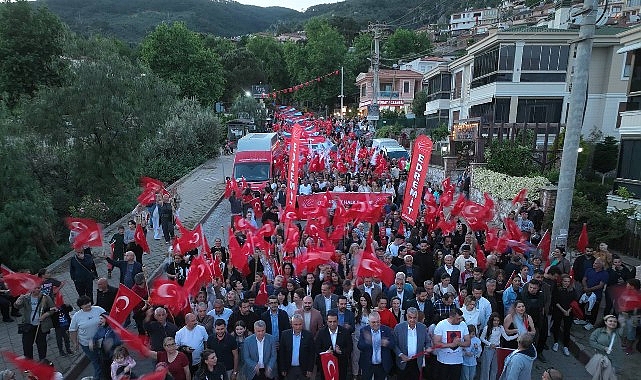 edremitte-19-mayis-coskusu.jpg