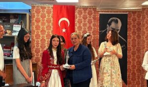 efes-selcuklu-ogrenciler-mubadeleyi-muzik-ve-tiyatro-ile-anlatti.jpg