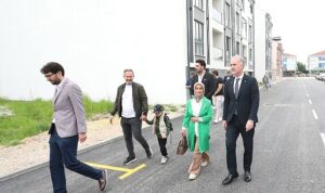 ertugrulgazi-mahallesinde-2-sokakta-asfalt-calismasi-tamamlandi.jpg